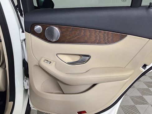 Used 2019 Mercedes-Benz GLC 350e 4MATIC image 20