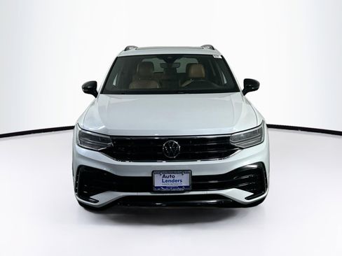 Used 2023 Volkswagen Tiguan SE R-Line image 2