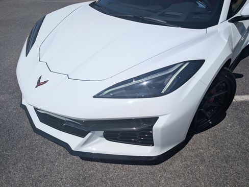 Used 2025 Chevrolet Corvette E-Ray AWD/4WD image 13