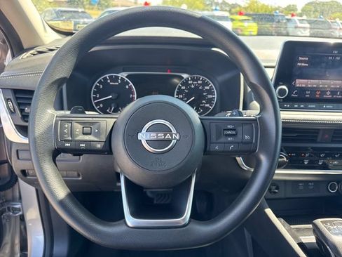Used 2024 Nissan Rogue S FWD image 16