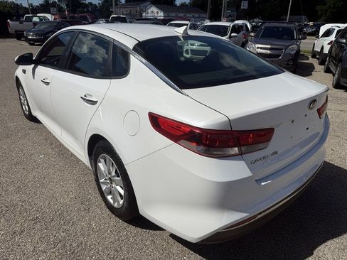 Used 2016 Kia Optima LX FWD image 4