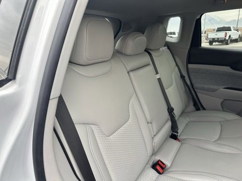 Used 2022 Jeep Compass Latitude image 16
