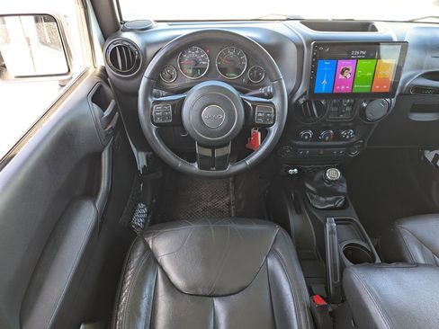Used 2015 Jeep Wrangler Unlimited Sahara AWD/4WD image 30