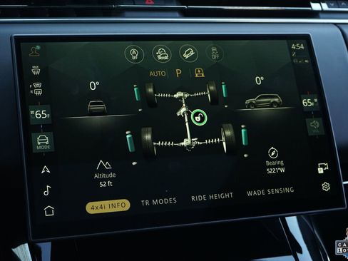 Used 2025 Land Rover Range Rover Sport SE image 18