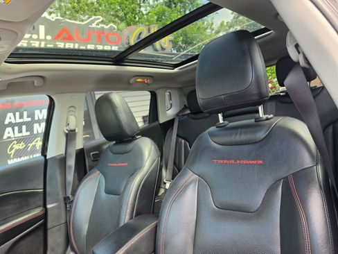 Used 2017 Jeep Compass Trailhawk w/ Leather Interior Group AWD/4WD image 23