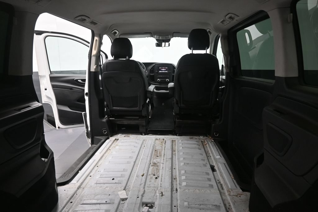 Used 2016 Mercedes-Benz Metris Passenger image 7
