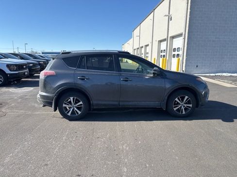 Used 2017 Toyota RAV4 XLE image 4