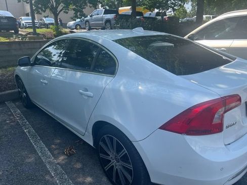 Used 2016 Volvo S60 T5 Premier FWD image 9