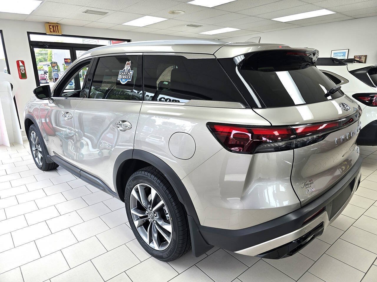 Used 2024 INFINITI QX60 Luxe w/ Performance Audio Package AWD/4WD image 6