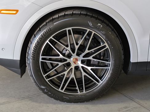 New 2026 Porsche Cayenne AWD/4WD image 15