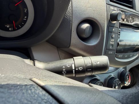 Used 2010 Toyota RAV4 2WD image 17