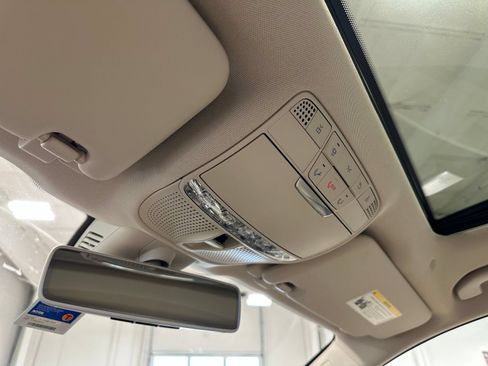 Used 2017 Mercedes-Benz E 300 image 32