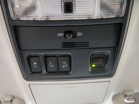 Used 2022 Toyota 4Runner SR5 AWD/4WD image 36