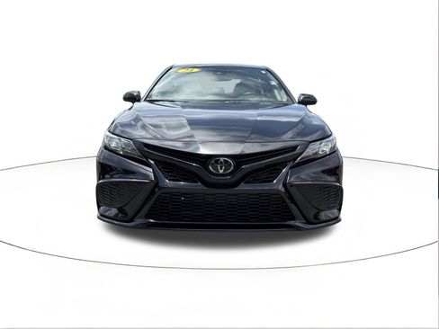 Used 2024 Toyota Camry SE w/ Convenience Package FWD image 8
