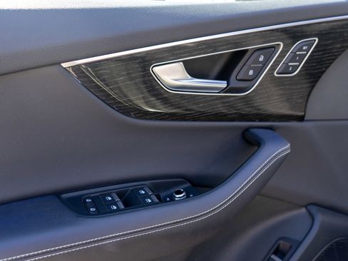 Used 2025 Audi Q7 3.0T Premium Plus image 15