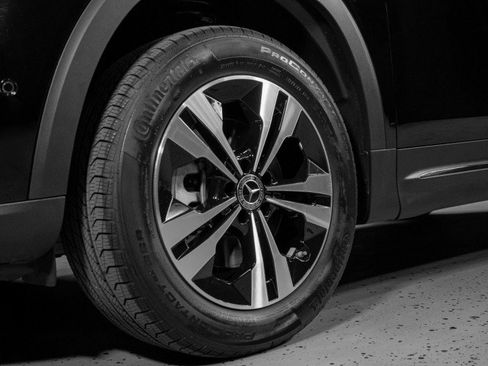 Certified 2025 Mercedes-Benz GLB 250 image 10