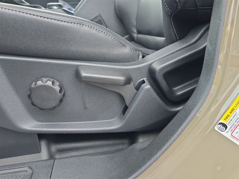 New 2025 Ford Bronco Badlands image 14