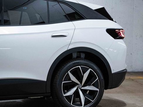 New 2025 Volkswagen ID.4 Pro S image 4