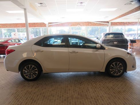 Used 2017 Toyota Corolla XLE FWD image 46