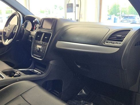 Used 2017 Dodge Grand Caravan GT FWD image 4