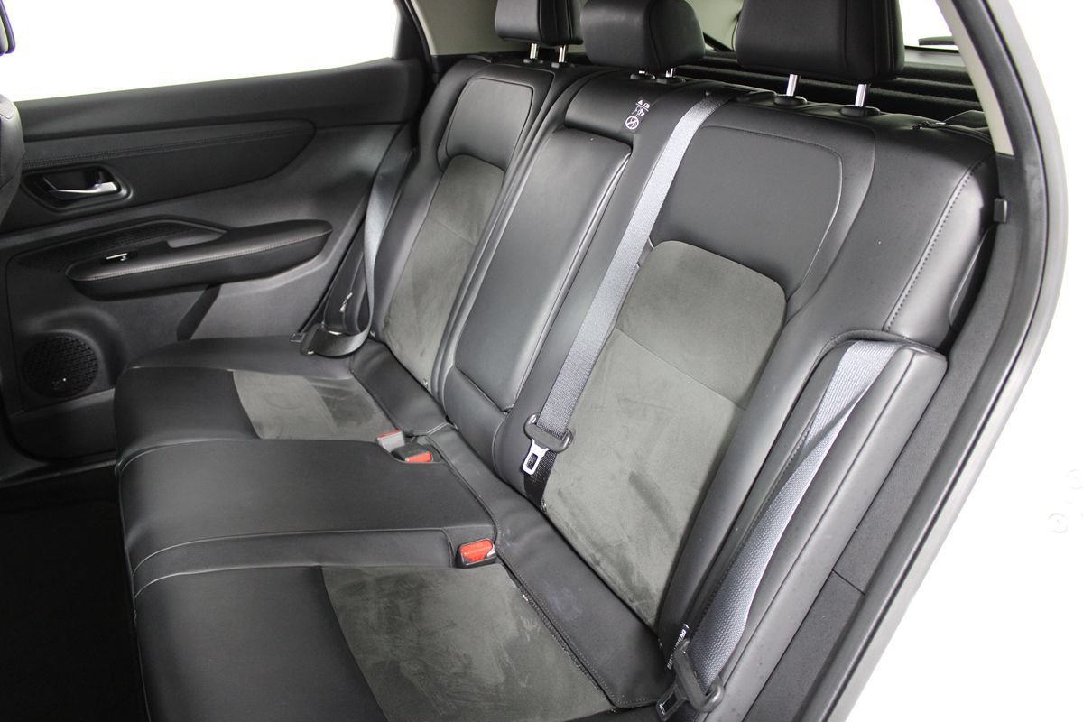 Used 2024 Nissan Ariya FWD image 19