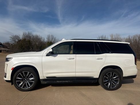 Used 2022 Cadillac Escalade Sport w/ Heavy-Duty Trailer Package image 2