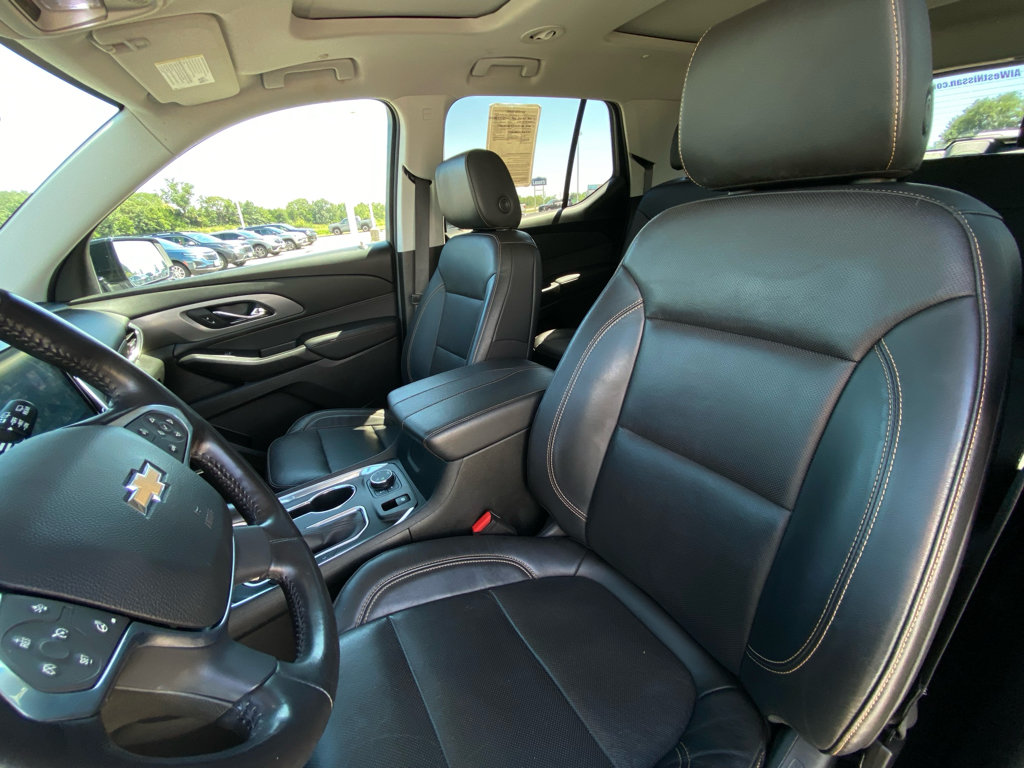 Used 2021 Chevrolet Traverse Premier w/ Redline Edition AWD/4WD image 9