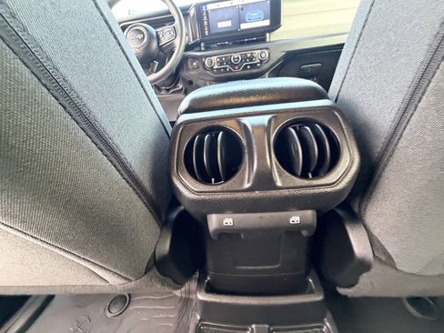 Used 2024 Jeep Wrangler Unlimited w/ Convenience Group AWD/4WD image 15