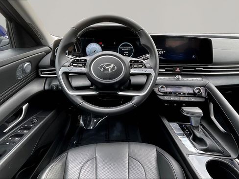 Certified 2023 Hyundai Elantra Limited FWD image 8