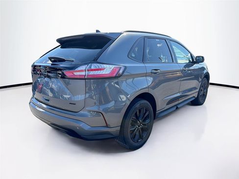 Used 2022 Ford Edge SE w/ Black Appearance Package image 7