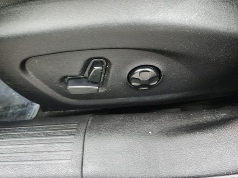 Used 2016 Chrysler 200 S w/ Navigation & Sound Group I image 13