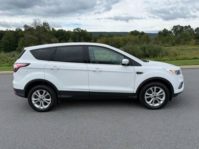 Used 2017 Ford Escape SE AWD/4WD image 4