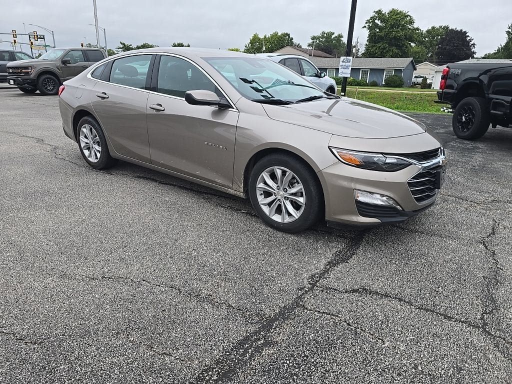 Used 2025 Chevrolet Malibu LT FWD image 3