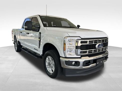 Used 2025 Ford F250 XLT w/ FX4 Off-Road Package AWD/4WD image 2