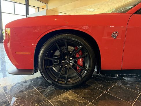 Used 2023 Dodge Challenger SRT Hellcat w/ Driver Convenience Group RWD image 5