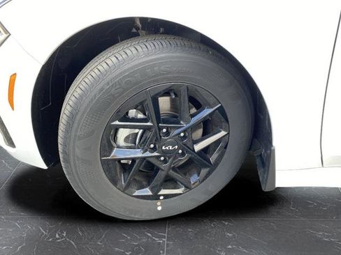 New 2025 Kia K5 LXS image 37