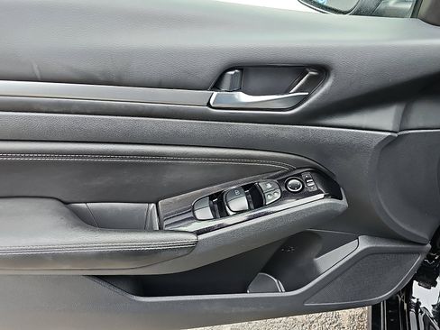 Certified 2022 Nissan Altima 2.5 SV w/ SV Premium Package image 13