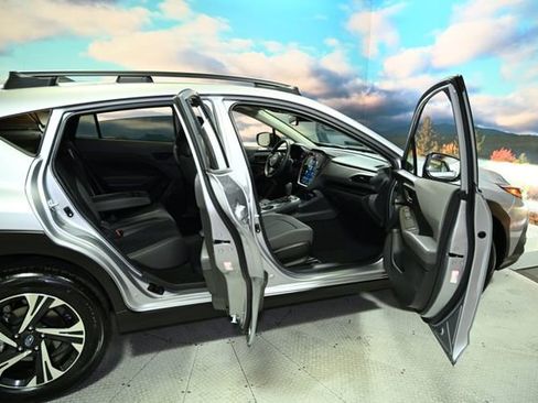 Used 2025 Subaru Crosstrek 2.0i Premium image 45