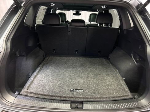 Used 2022 Volkswagen Tiguan SE R-Line image 23