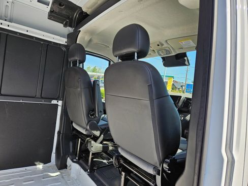 Used 2026 RAM ProMaster 2500 w/ Convenience Group FWD image 15