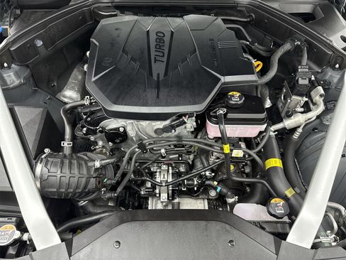 Used 2024 Genesis G70 2.5T image 47