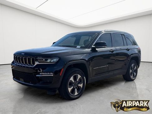 New 2023 Jeep Grand Cherokee 4WD 4xe w/ Luxury Tech Group II image 8