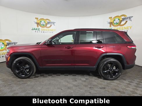 Used 2022 Jeep Grand Cherokee Altitude image 5