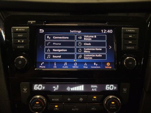 Used 2018 Nissan Rogue SL FWD image 25