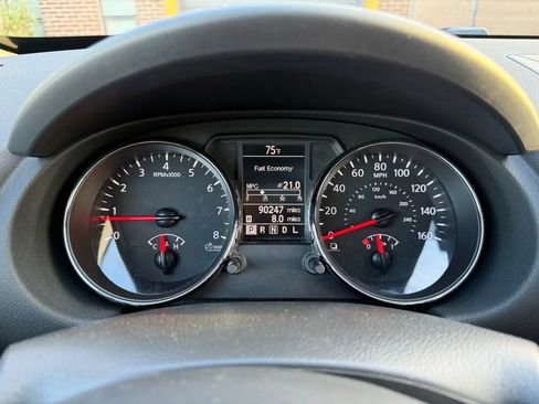 Used 2012 Nissan Rogue SL image 10