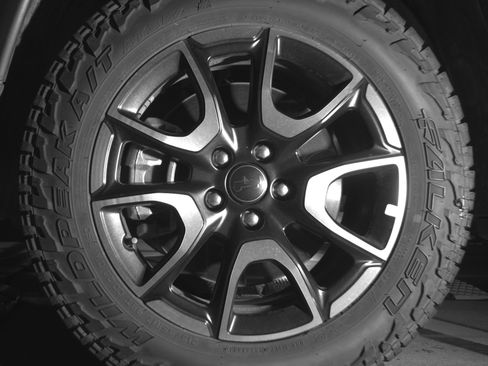 Used 2025 Jeep Compass Trailhawk AWD/4WD image 12