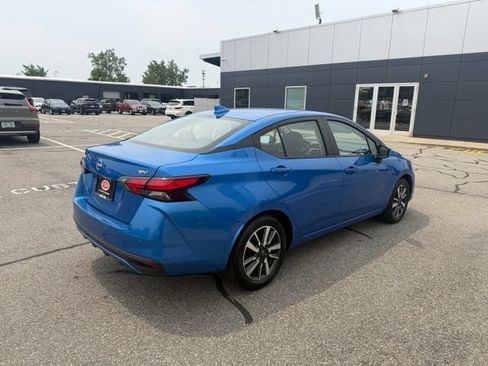 Used 2024 Nissan Versa SV FWD image 5