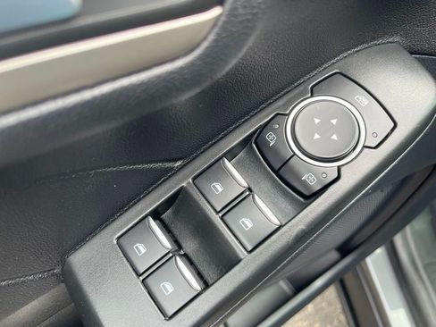 Used 2021 Ford Escape SE AWD/4WD image 8