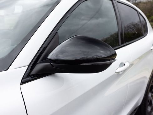 Used 2024 Alfa Romeo Stelvio Veloce image 19