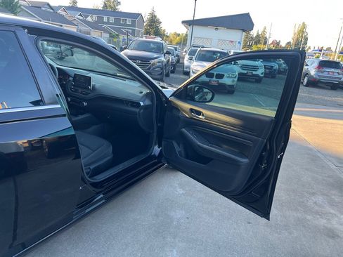Used 2020 Nissan Altima 2.5 S FWD image 15